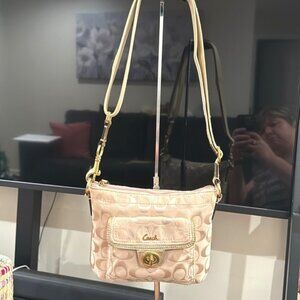 Coach Penelope Signature Jacquard Turnlock Pocket Swingpack Crossbody Bag (EUC)